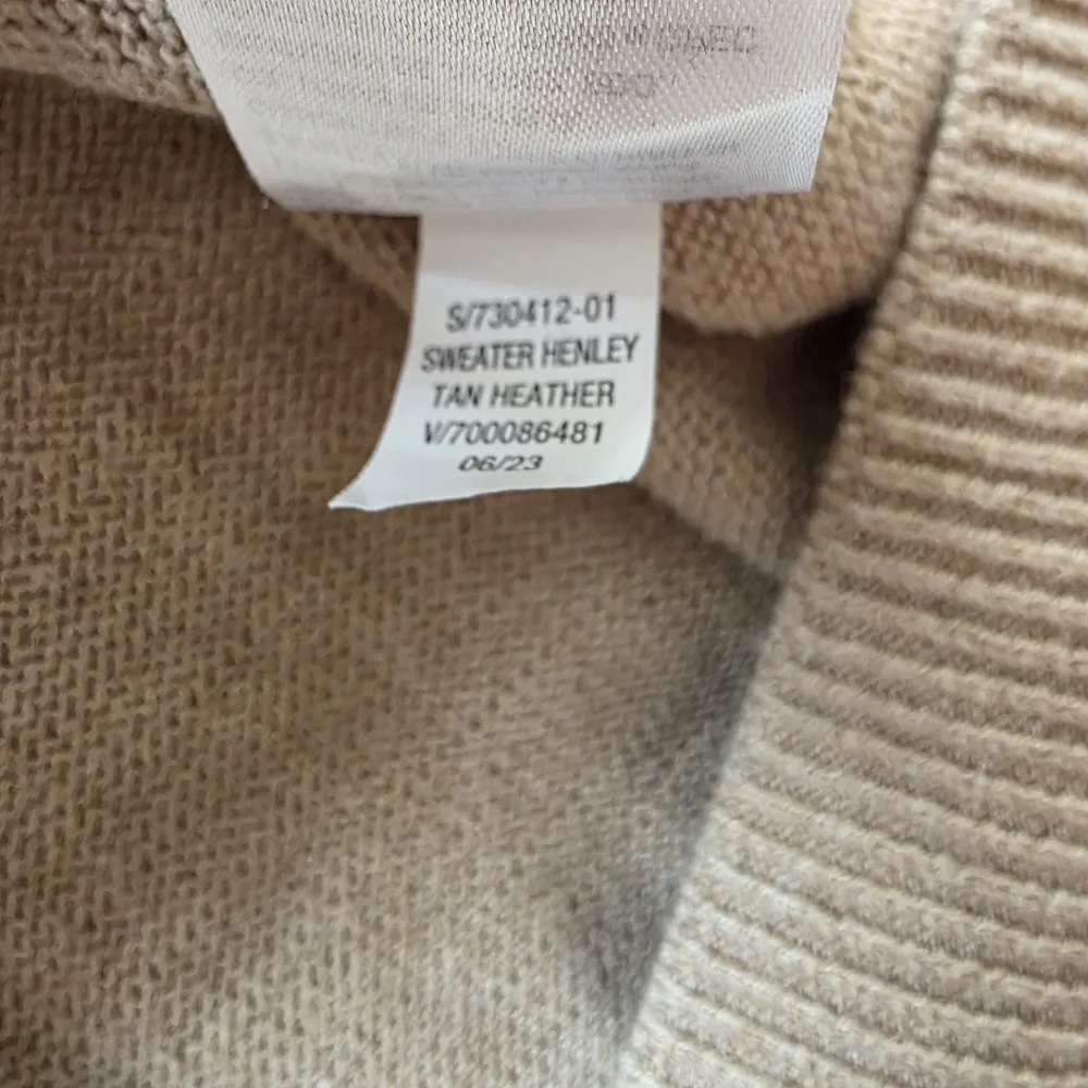 Old Navy XL Tan Henley Lightweight Knit Cozy Sweater Minimal Classic Neutral